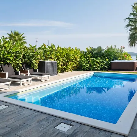 Suncana Apartment *