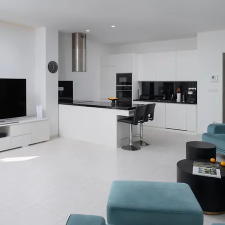 アパート Suncana Sukošan