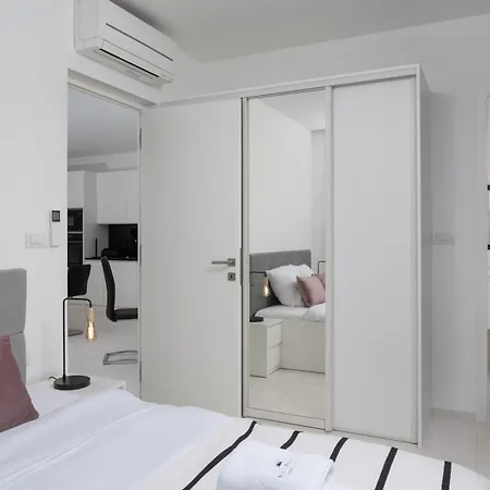 Suncana アパート *